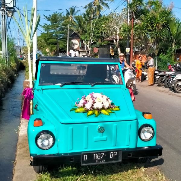 Bali-Rias-Mobil-Wedding