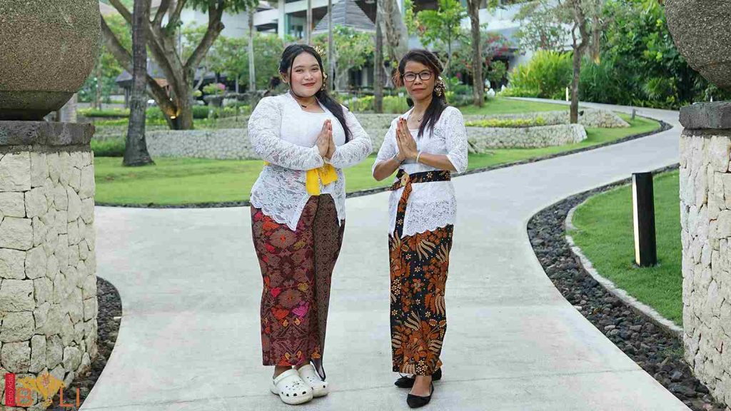 Family Ritz - Foto Rias Adat Bali