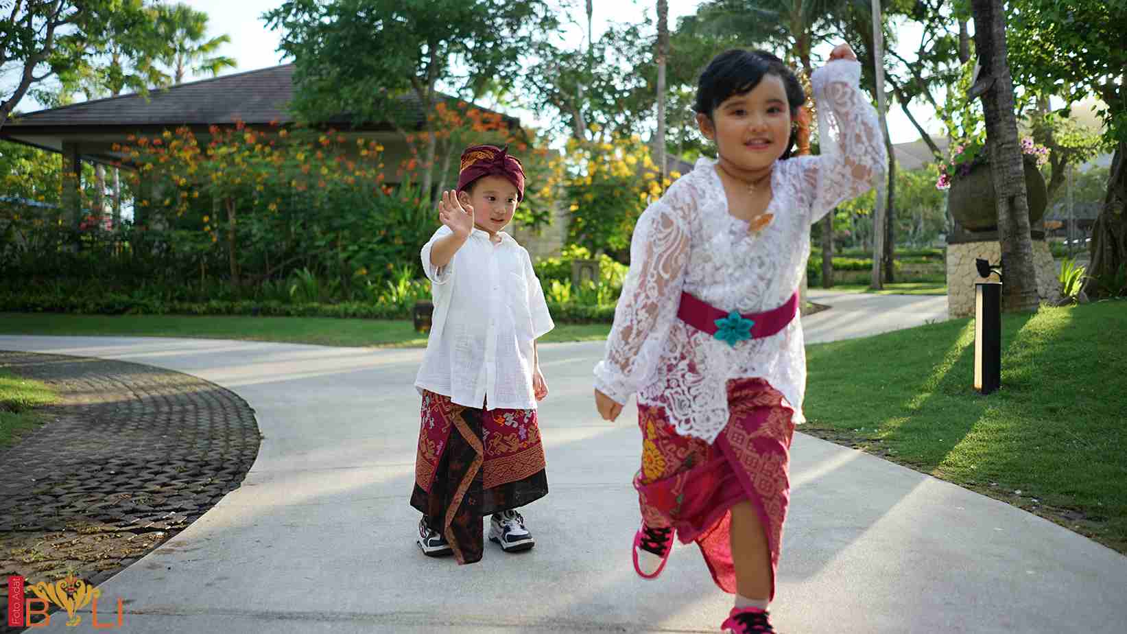 Family Ritz - Foto Rias Adat Bali Anak