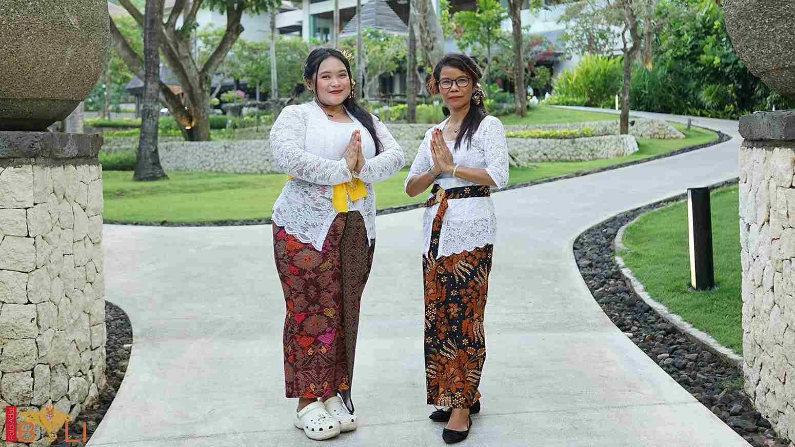 Family Ritz - Foto Rias Adat Bali