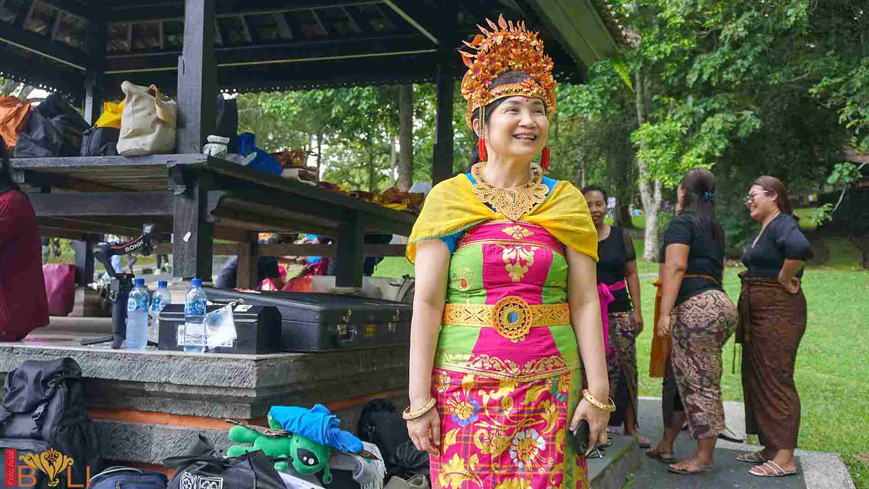 Foto Adat Kebun Raya - Bali Mepayas