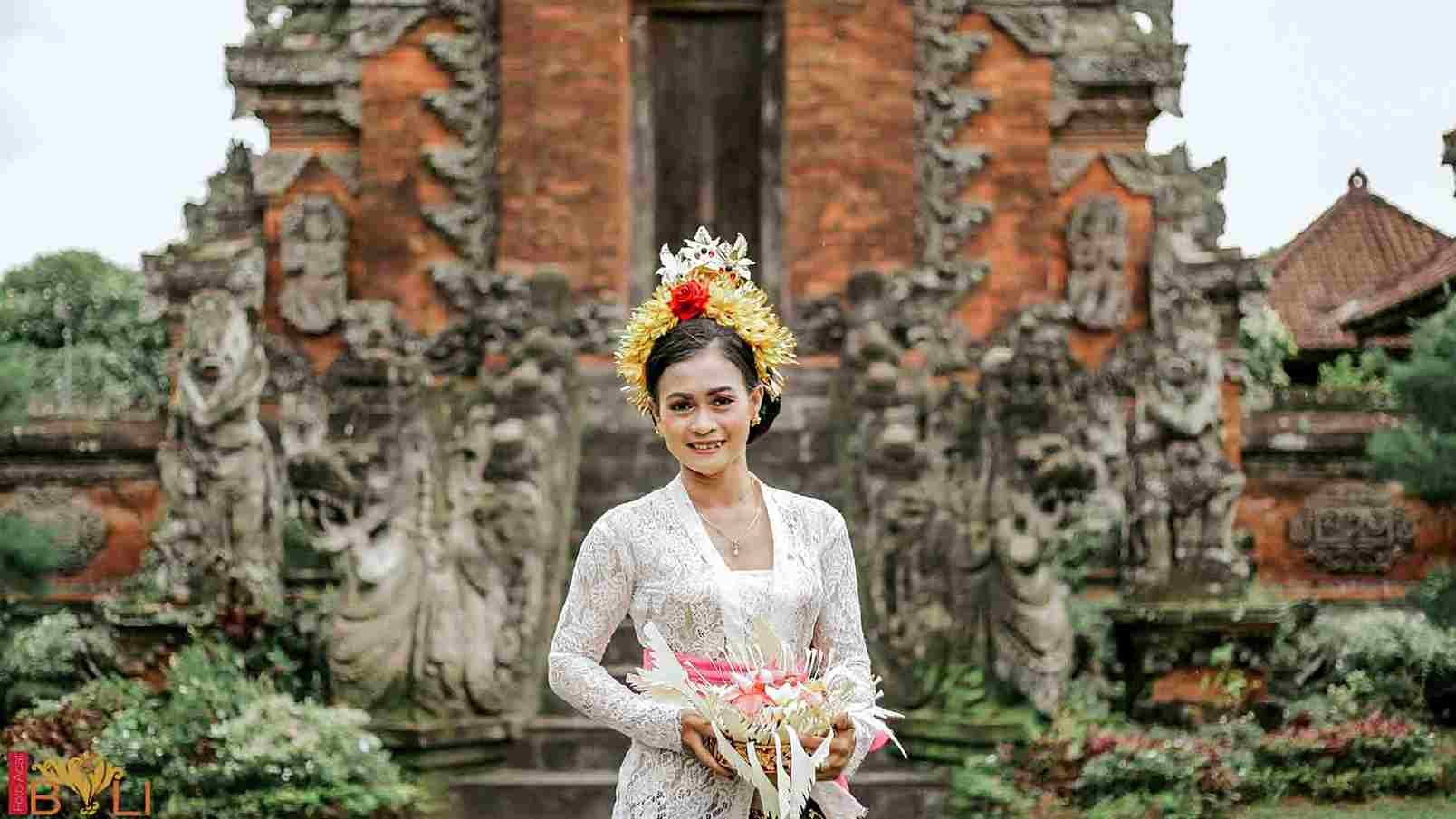 Foto Adat di Bedha - Foto Adat Single