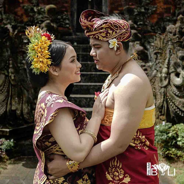 Paket Couple Busana Adat Bali